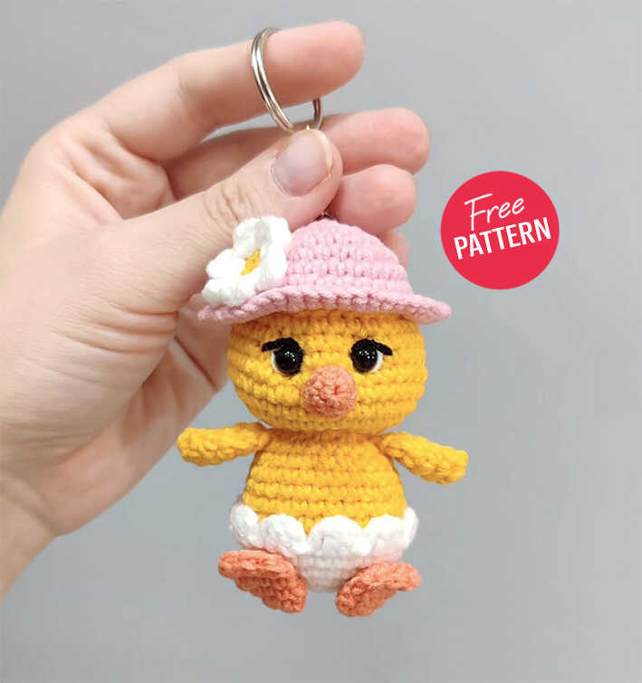 Free Mini Chick Amigurumi Pattern: A Low Sew and Quick to Make Amigurumi project for DIY Easter decor.