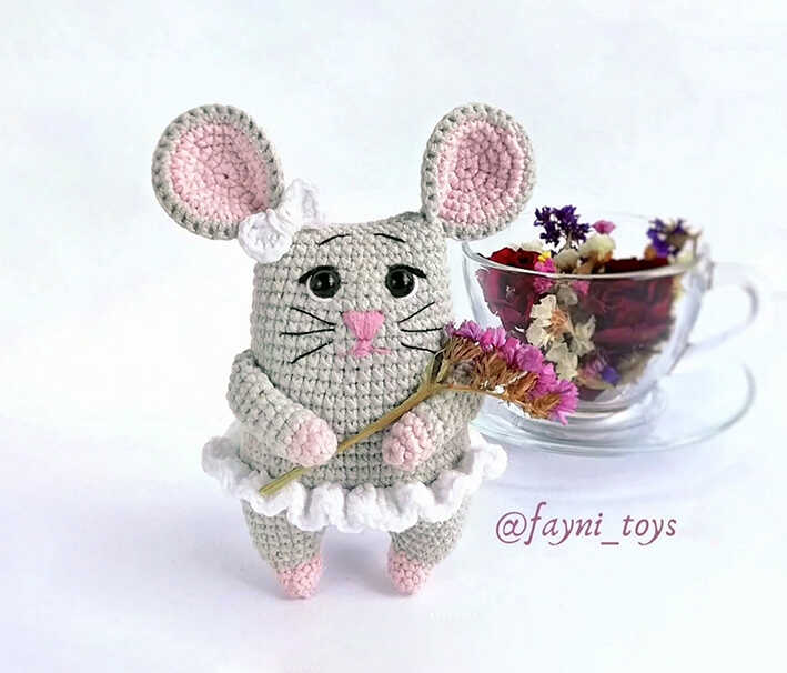 Cute Little Mouse Amigurumi Free Crochet Pattern