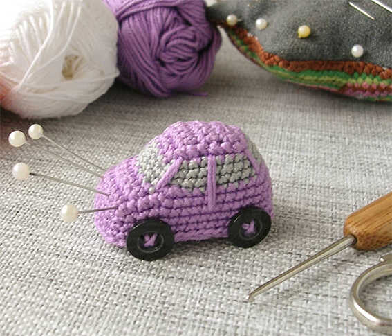 car amigurumi crochet pincushion cute small pin holder free pattern