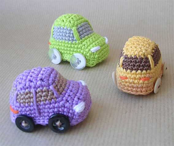 cute car amigurumi crochet small toy colorful cars free pattern