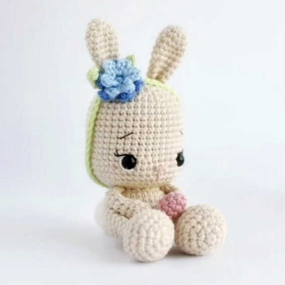 easter bunny amigurumi crochet cute plush toy free pattern