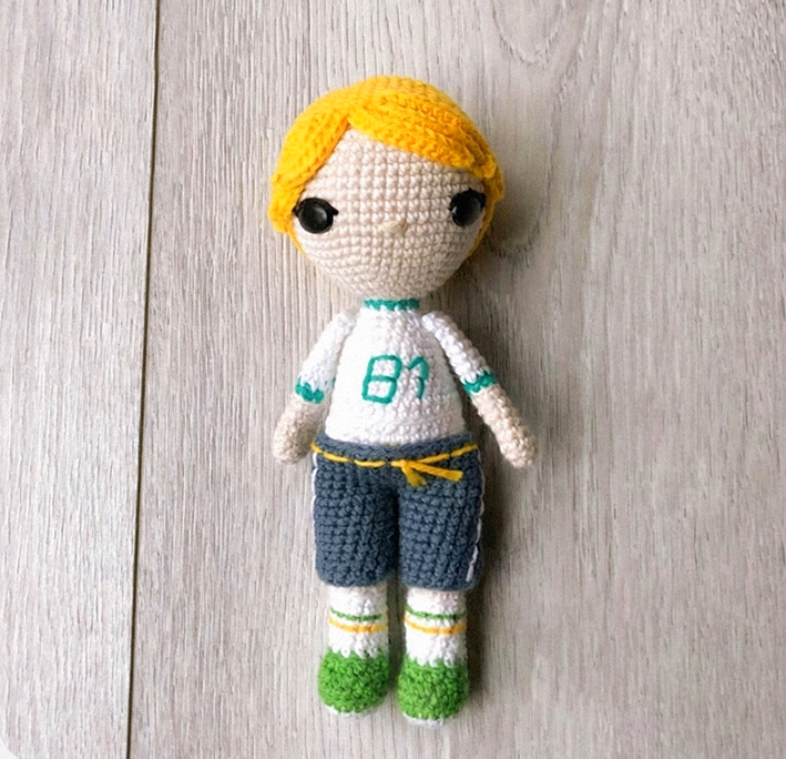 j hope amigurumi crochet doll cute plush toy free pattern