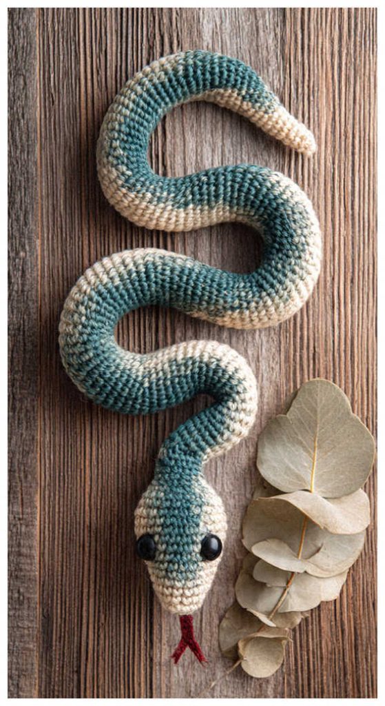 Long snake amigurumi crochet plush toy